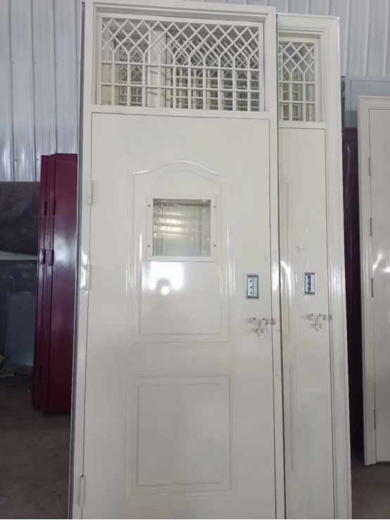 木垒学校教室门