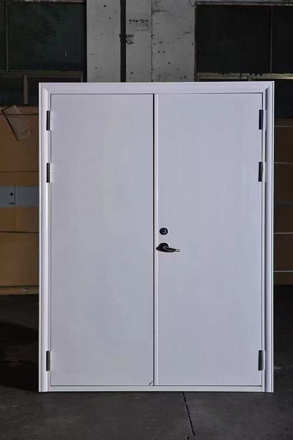 酒店项目完成公共区域木垒防火门布设